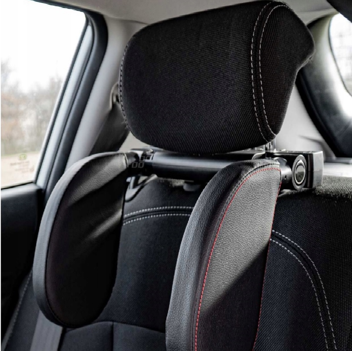 Kvalitná opierka hlavy do auta